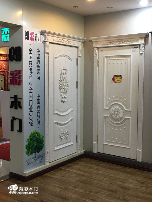 朗彩木门店内木门展示